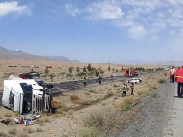 از واژگونی یک دستگاه نفتکش و اقدامات ایمنی برای جلوگیری از یک فاجعه
