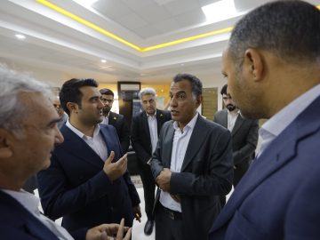 مجری نمایشگاه مشترک ایران و افغانستان در بیرجند، گفت: برگزاری نمایشگاه‌های مشترک می‌تواند به تقویت روابط تجاری دو کشور کمک کرده و موانع موجود در مسیر صادرات و واردات را برطرف کند.