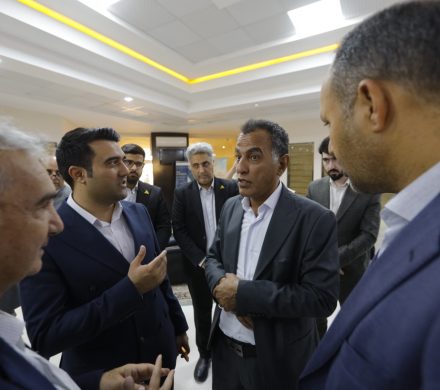 مجری نمایشگاه مشترک ایران و افغانستان در بیرجند، گفت: برگزاری نمایشگاه‌های مشترک می‌تواند به تقویت روابط تجاری دو کشور کمک کرده و موانع موجود در مسیر صادرات و واردات را برطرف کند.