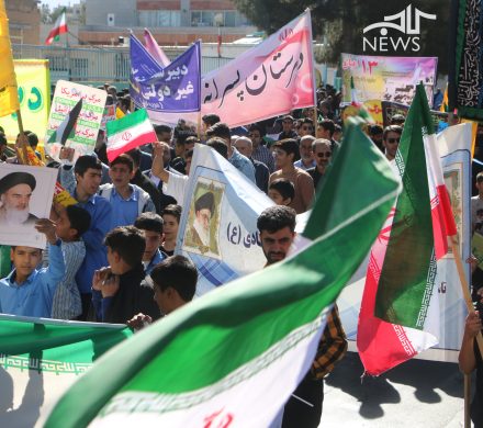 گزارش تصویری | حضور پرشور نسل چهارم انقلاب در راهپیمایی ۱۳ آبان بیرجند