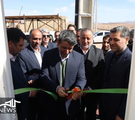استاندار خراسان جنوبی در سربیشه کلید یک واحد مسکونی را اهدا کرد