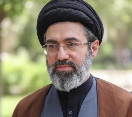 پیام حضرت آیت الله سید مجتبٰی خامنه ای رهبـــر معّظـــم انقلاب اسلامـی به منــاسبت  سالروز افتتاح اولین دوره مجلس شورای اسلامی و آغاز سومین سال فعالیت مجلس دوازدهم