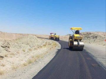 اجرای ۵۳ کیلومتر روکش آسفالت در سطح محورهای شهرستان زیرکوه