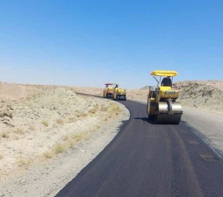 اجرای ۵۳ کیلومتر روکش آسفالت در سطح محورهای شهرستان زیرکوه