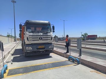 تشدید اقدامات ایمنی و کنترلی در جاده‌های خراسان جنوبی؛ برخورد با بیش از ۴۶۰۰ مورد تخلف اضافه‌تناژ